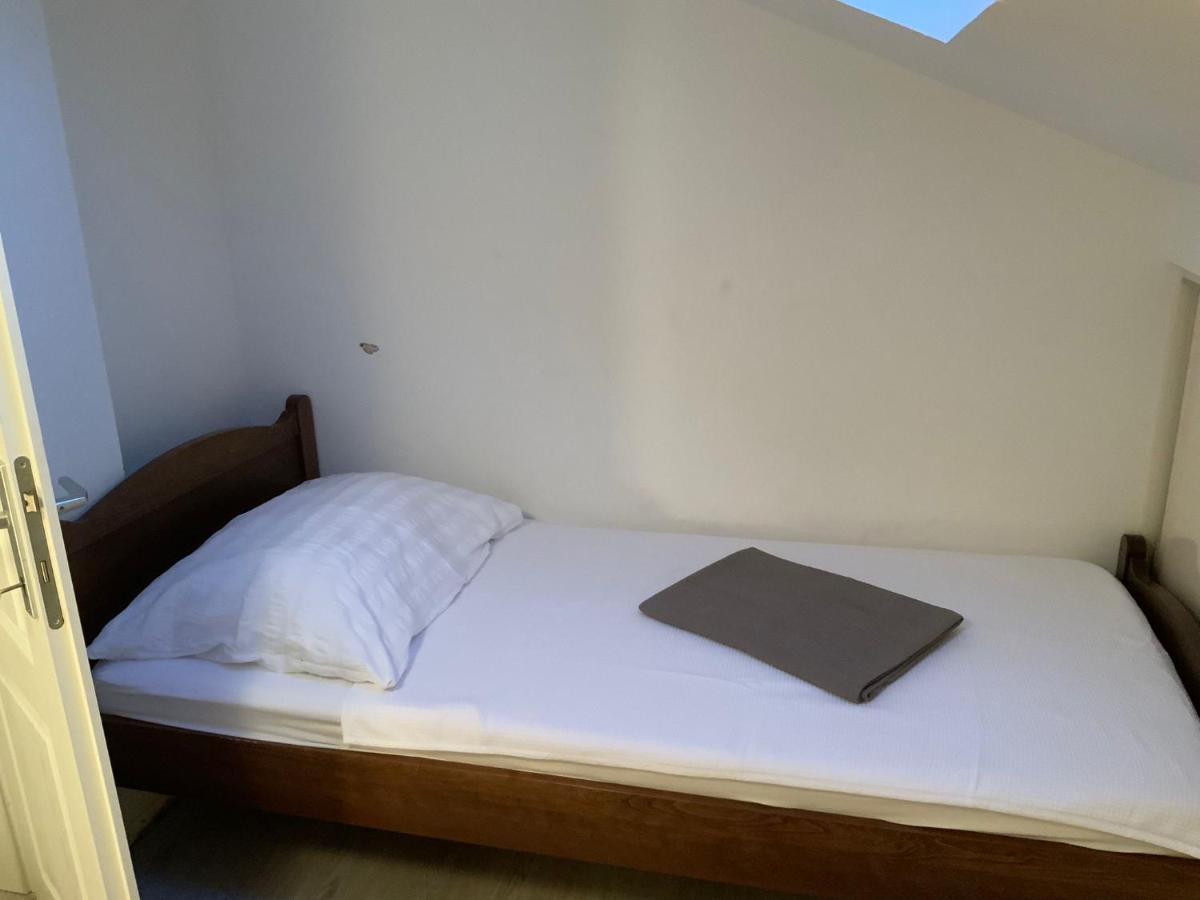 Apartman Lili Zaton  Eksteriør billede