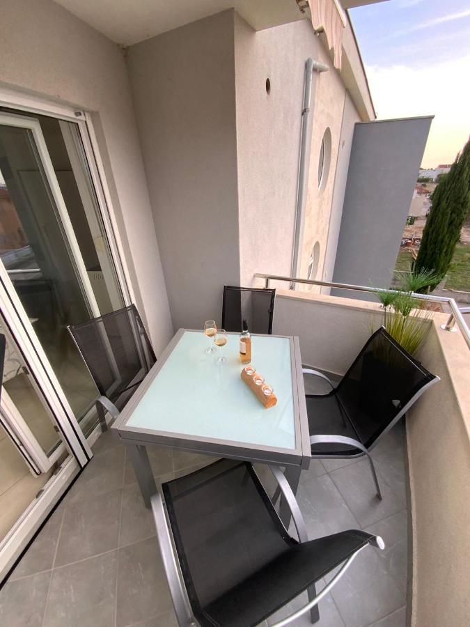 Apartman Lili Zaton  Eksteriør billede